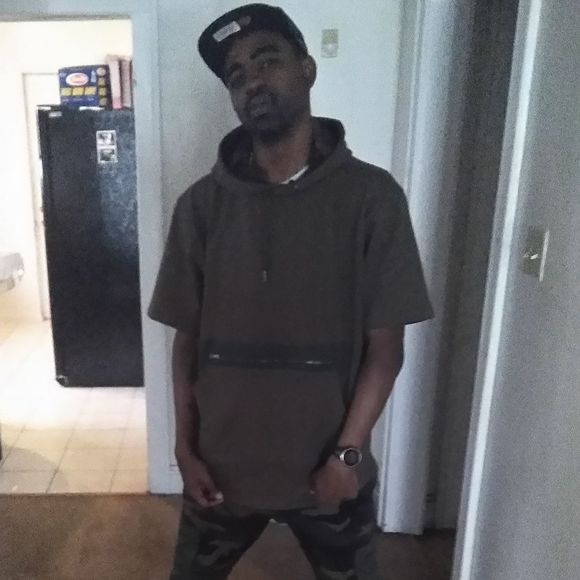 Meet your Posher, Traevon - Picture 1 of 1